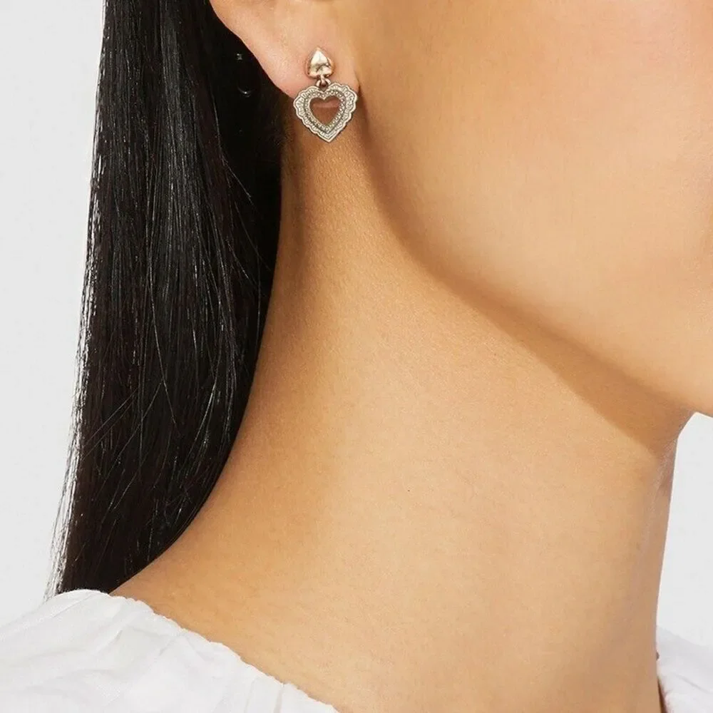 ❤︎ COACH ❤︎ 67053 Scallop Heart Drop Earrings